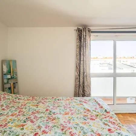 Apartment With Roof Top, View On The Ocean شقة
